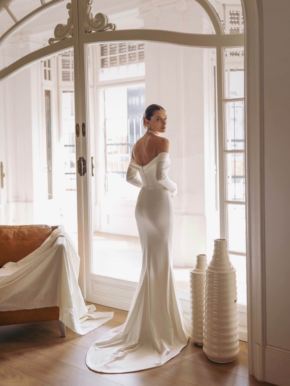 Wona Concept ATTIKA Wedding Dress: Off-Shoulder Ivory Gown with Elegant Train